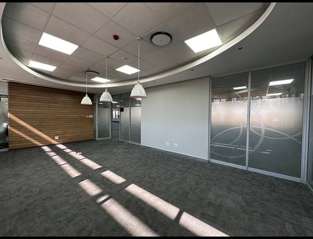 612M² OFFICE TO LET IN WOODMEAD